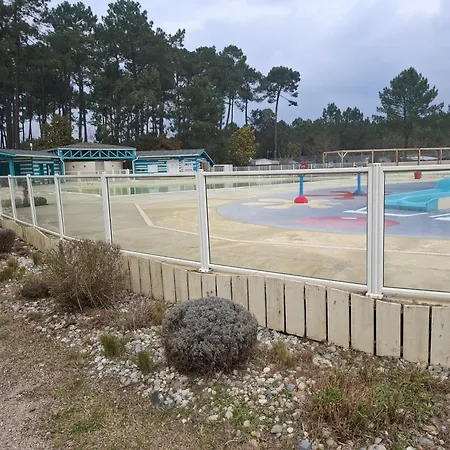 Campingplatz Mobil 8 Personnes 3 *