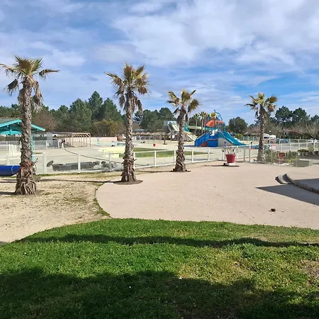 Campingplatz Mobil 8 Personnes 3 *