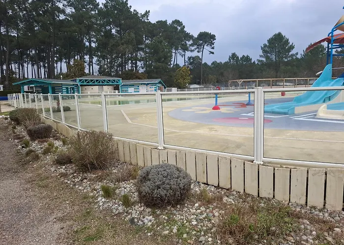 Campingplatz Mobil 8 Personnes 3 *